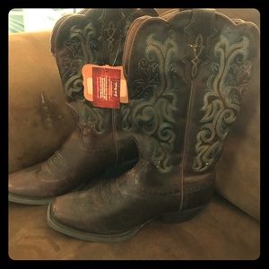 BRAND NEW Ladies Justin Boots